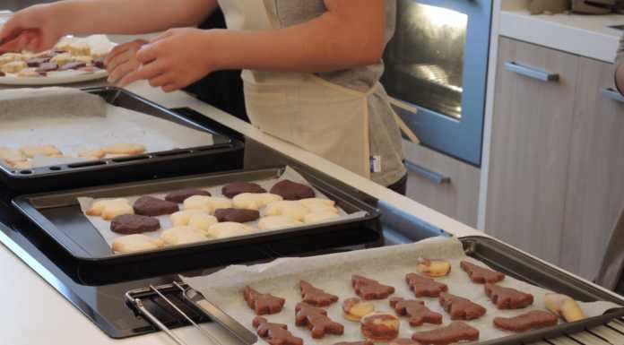Gli studenti della Ticozzi a scuola di cucina in Confcommercio