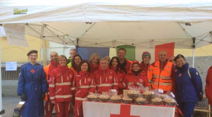 Valmadrera. Successo per l’Open Day della Cri, donato un Dae alla scuola
