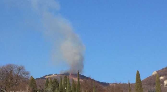 Albavilla: incendio sul Bolettone, al lavoro volontari e pompieri