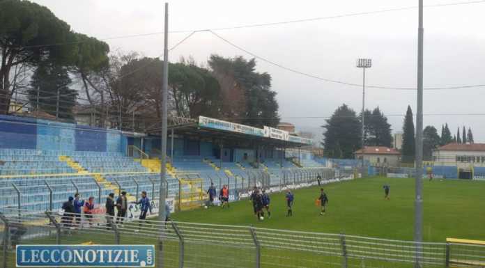 Calcio Lecco, domani in campo con una rosa di giovanissimi
