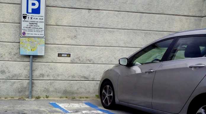 Casa Comune: “Più soste a pagamento, ma parcheggi gratuiti per i residenti”