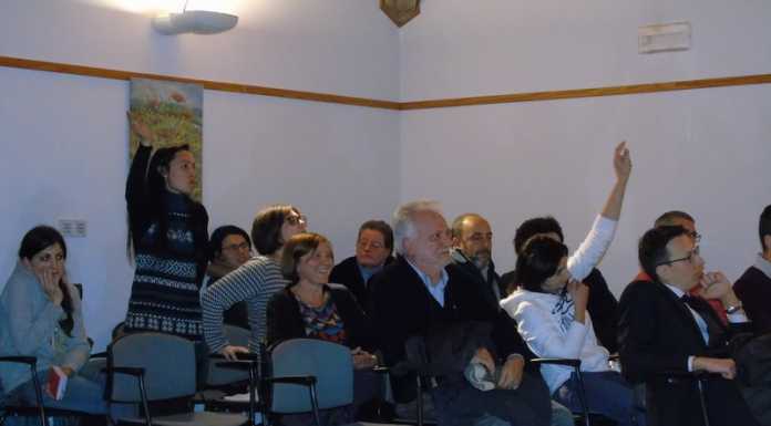 Calolzio, piano scuole. I genitori protestano: “I bambini non sono numeri”