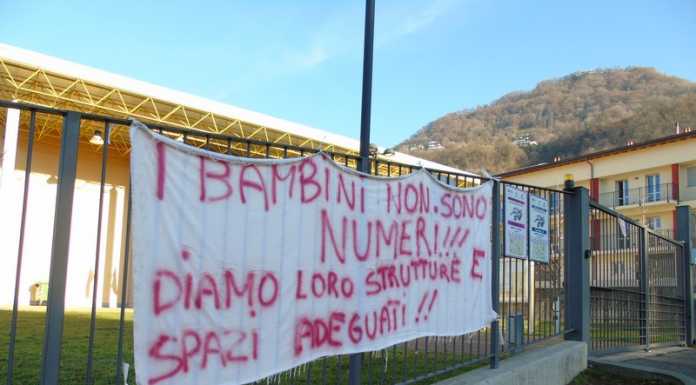 La giunta chiarisce, ma il futuro delle scuole rimane incerto