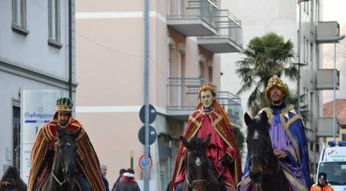 Tombola e cioccolata per l’Epifania a Calolzio. Il corteo tornerà l’anno prossimo