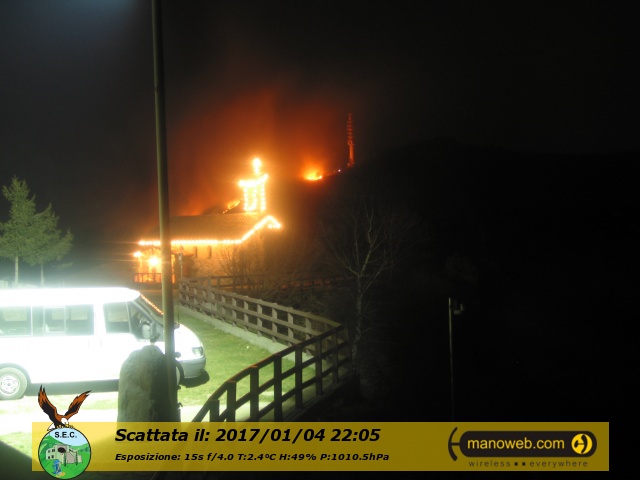 L'incendio immortalato dalla webcam del Cornizzolo al rifugio della Sec