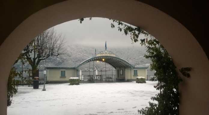 Mandello. In riva al lago la neve è sempre un po’ magica