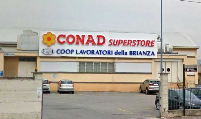 Casatenovo. Sciopero alla Conad: protestano i lavoratori della coop.