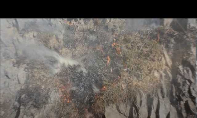 VIDEO – Vasto incendio, brucia il Monte Due Mani