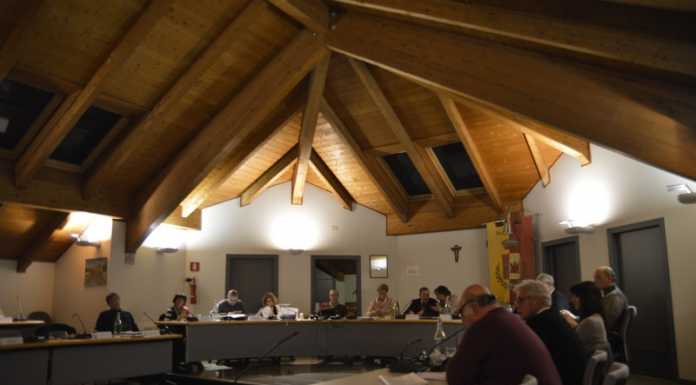 Calolzio, passa il bilancio. L’amministrazione Valsecchi è salva