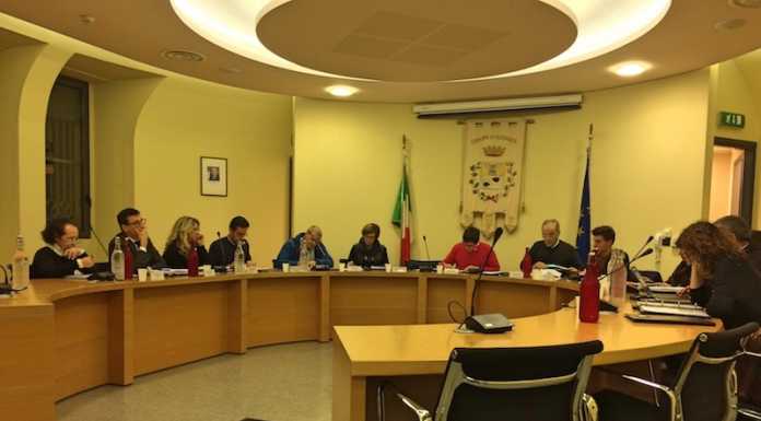 Olginate, lieve aumento per la Tari e convenzione per la Polizia Locale