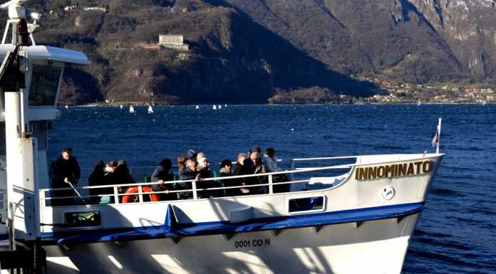 Varenna. Battelli anche il sabato sera in centro lago di Como