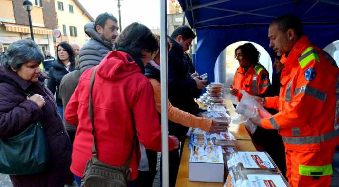 Sabato grasso a Mandello tra “chiacchiere” benefiche e sfilata