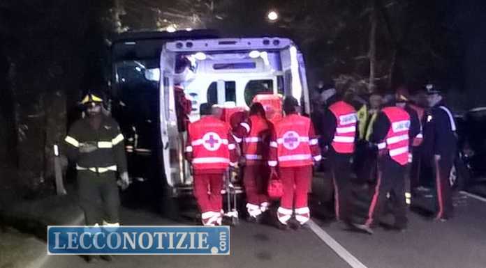 Dramma a Monticello. Bus contro auto: 40enne perde la vita