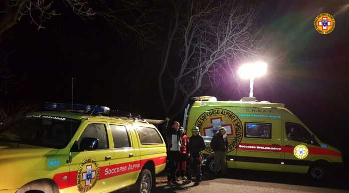 Moltrasio, bloccato in grotta, lungo intervento del Soccorso Alpino