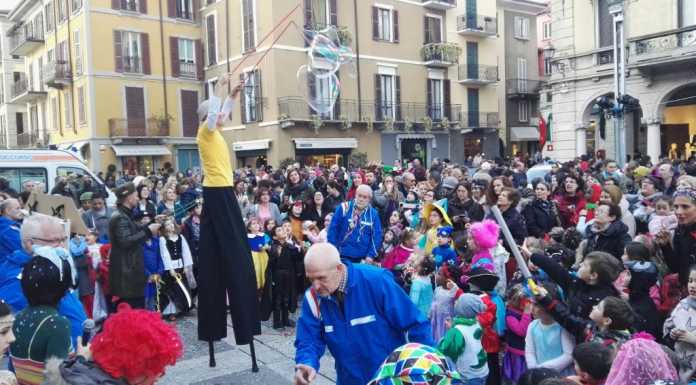 Carnevalone: maschere in centro, è festa per i più piccoli