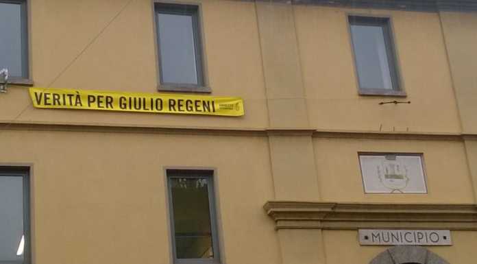 Striscione sul municipio, appello da Varenna: “Verità per Giulio Regeni”