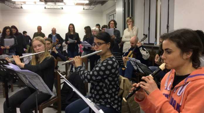 Mandello S. Lorenzo. Passione in scena per coro, voci e orchestra