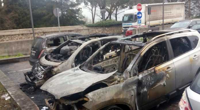 Olginate: a fuoco due auto nella notte e altre due danneggiate dalle fiamme