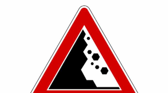 A Madesimo, chiusa provvisoriamente la SS36 (km 133 – km 137) per caduta massi