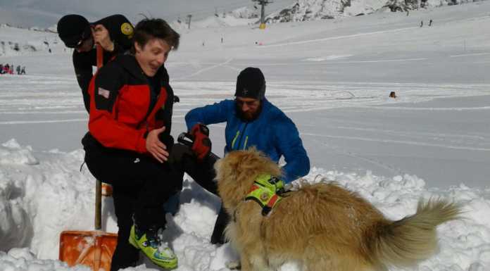 Lezione con il Soccorso Alpino per gli alunni della scuola di Introbio