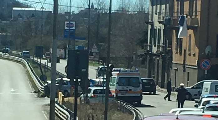 Schianto al semaforo di Valmadrera: soccorsi due automobilisti