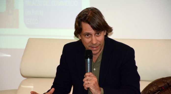 Leggermente. Nicola Porro a Lecco: “Manzoni, il primo liberale”