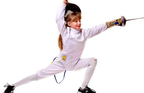 Mandello. Stage di scherma in palestra nei lunedì di aprile