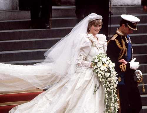 I consigli della Personal Shopper. Gli abiti che hanno segnato la moda del ‘900 – @2