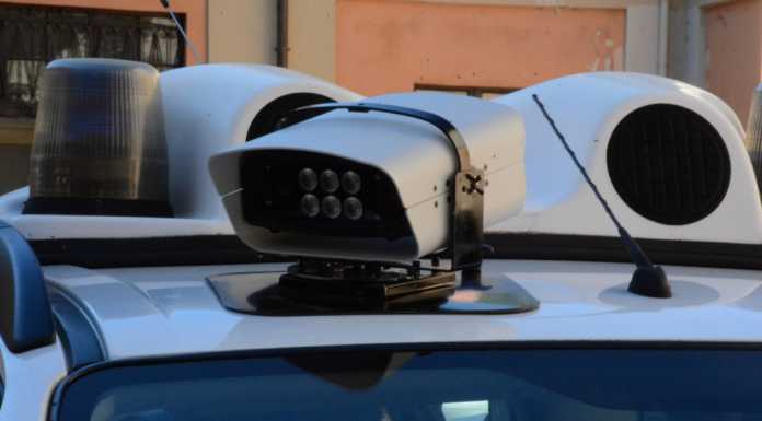 Assicurazioni e revisioni scadute? Più controlli con le telecamere mobili