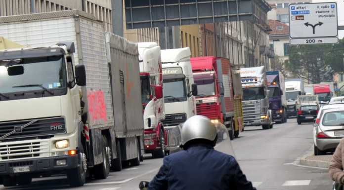 Sabato prossimo la protesta dei tir, in corteo da Lecco a Como