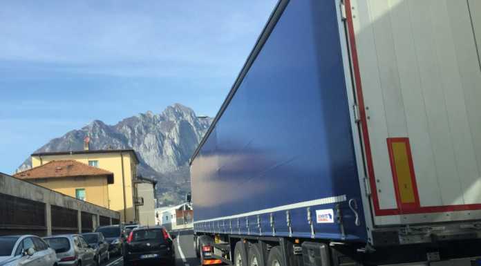 Tir in via Risorgimento, “creano problemi ma anche pericoli”