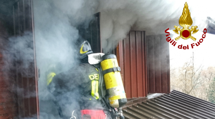 Incendio in un’abitazione, Vigili del Fuoco al lavoro ad Annone Brianza