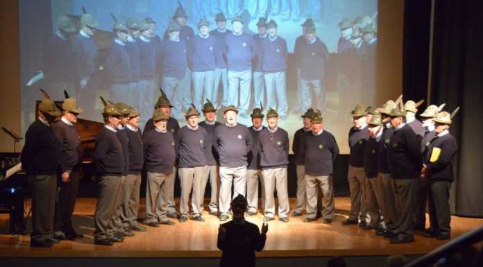 Musiche e canti dal mondo dedicati all’Ana, Mandello applaude