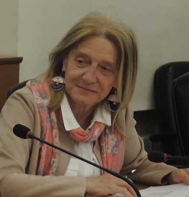 Sempre più donne italiane vogliono fare le badanti