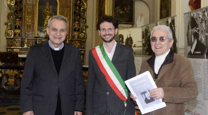 Varenna, Turoldo e il suo “sacro furore”. Inaugurata la mostra
