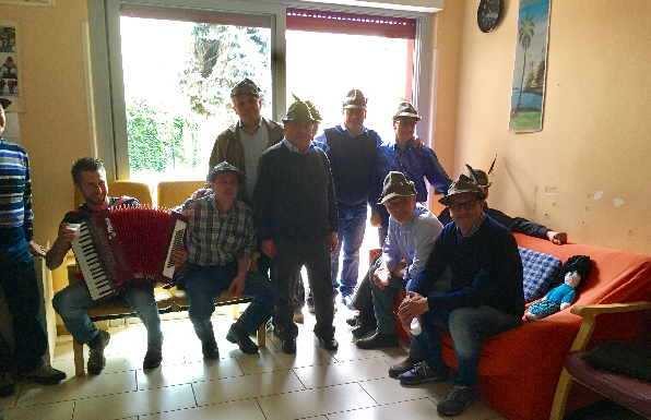 Gli Alpini di Lecco donano 4 mila euro alla Casa L’Orizzonte