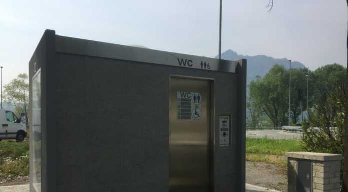Rivabella: toilette guasta, la segnalazione di un cittadino
