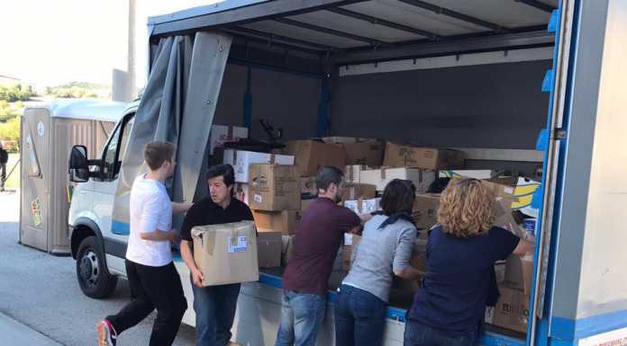 Calolzio solidale, 6 furgoni di materiale ad Amatrice e Caldarola