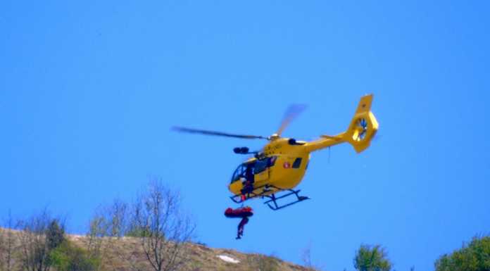 Incidente con il parapendio in Valcava, elicottero in azione