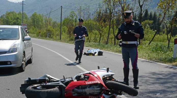 Tragico incidente a Taceno: morto un motociclista