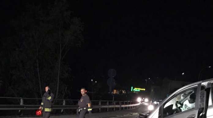 Lecco, schianto in lungolago, 4 giovani in ospedale