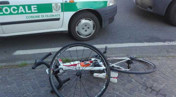 Paura a Olginate. Ciclista investita da un’auto finisce all’ospedale