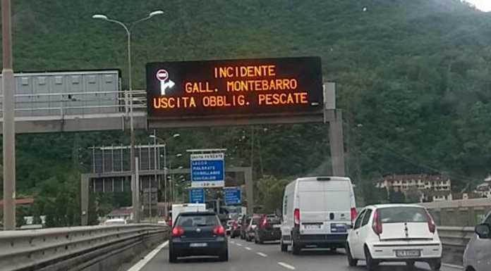 Incidente fuori dal tunnel del Barro: code in mattinata sulla SS36