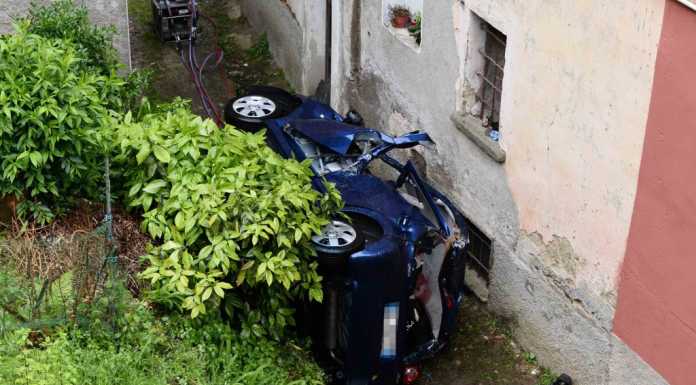 Bellano. Auto esce di strada e precipita: tre feriti, uno è grave