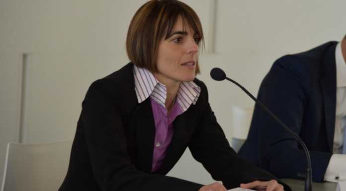 C’era una volta una “Scrittrice Fantasma” di rivoluzionari sieri di bellezza…