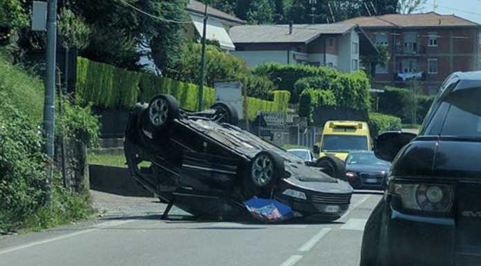 Incidente, auto si ribalta sulla provinciale tra Monticello e Barzanò