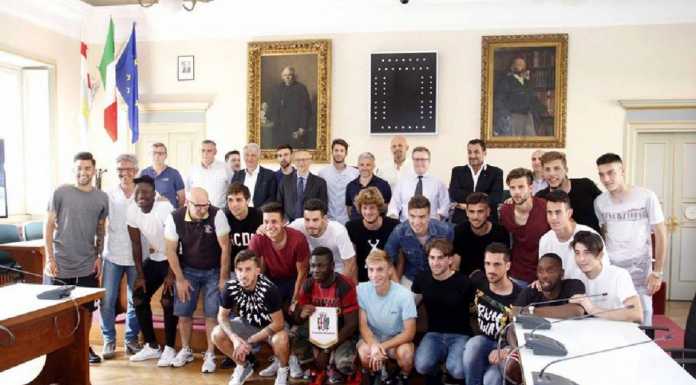 Il sindaco Brivio e la Giunta omaggiano la Calcio Lecco