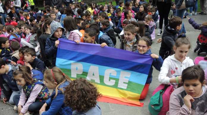 Calolzio, 850 bambini alla Marcia della Pace delle scuole
