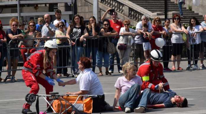 La Croce Rossa in festa: stand e una grande esercitazione in centro