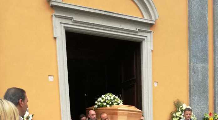 San Giovanni, chiesa gremita per l’addio a Massimo Villa